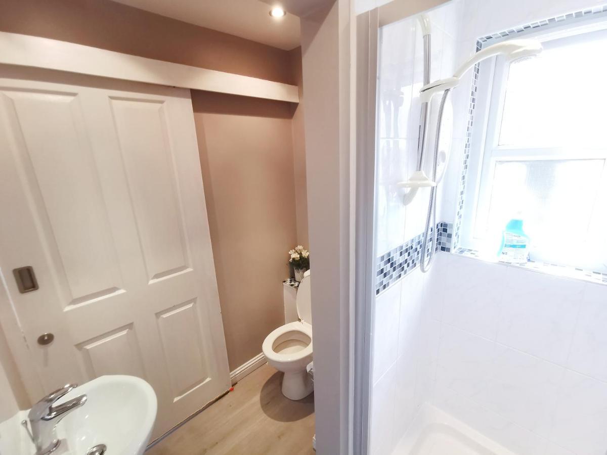Modern And Spacious Double&King Bedrooms Both With Private Bathrooms 爱丁堡 外观 照片