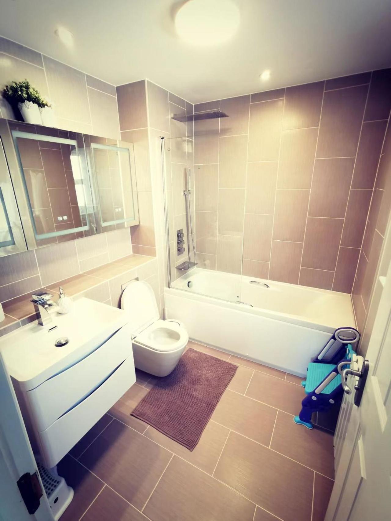 Modern And Spacious Double&King Bedrooms Both With Private Bathrooms 爱丁堡 外观 照片